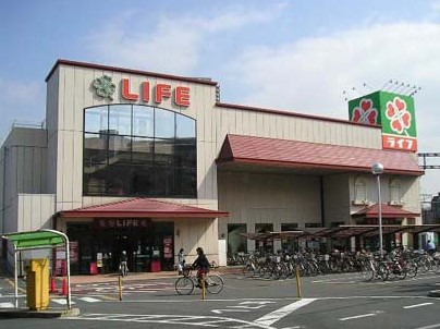 スーパー　ライフ　石神井公園店（スーパー）まで684m