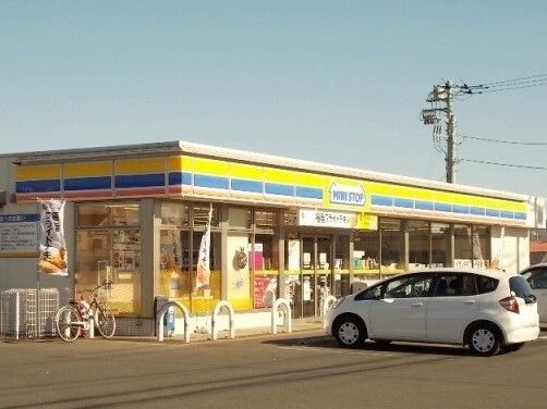 コンビニ　ミニストップ桶川小針領家店（コンビニ）まで810m
