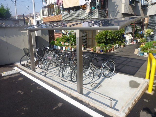 ＪＲおおさか東線 ＪＲ長瀬駅 徒歩6分 2階建 築18年の外観写真