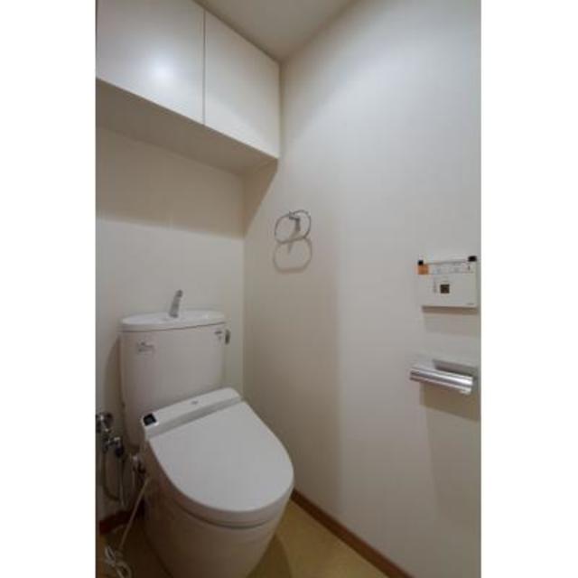 トイレ　※写真は同タイプ住戸です。