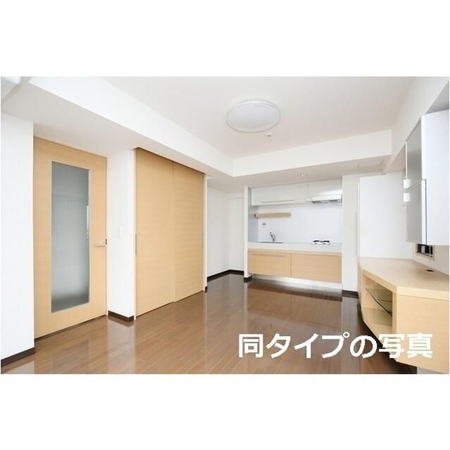 居室・リビング　こちらのリビングで趣味の時間をお楽しみください