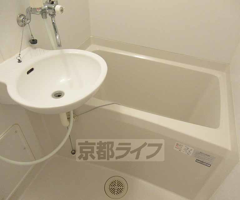 レオパレスエヌリバーの風呂写真