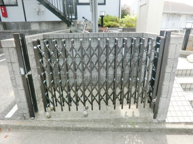 その他　敷地内に専用ごみ置き場があります