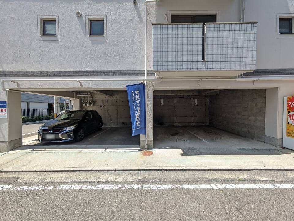 駐車場　駐車場