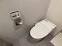 トイレ　落ち着いた色調のトイレです