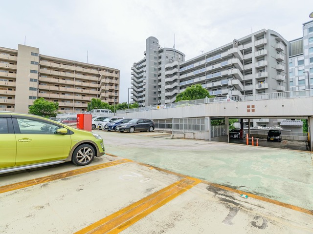 URアーベイン東比恵駅前の外観写真