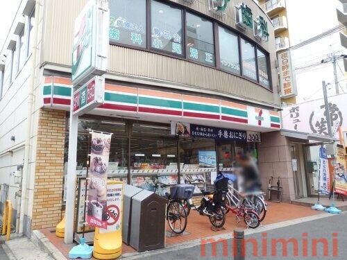 コンビニ　セブンイレブン茨木東奈良店（コンビニ）まで341m