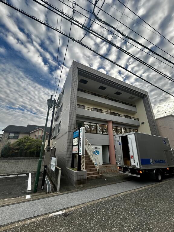 エスジャルダン