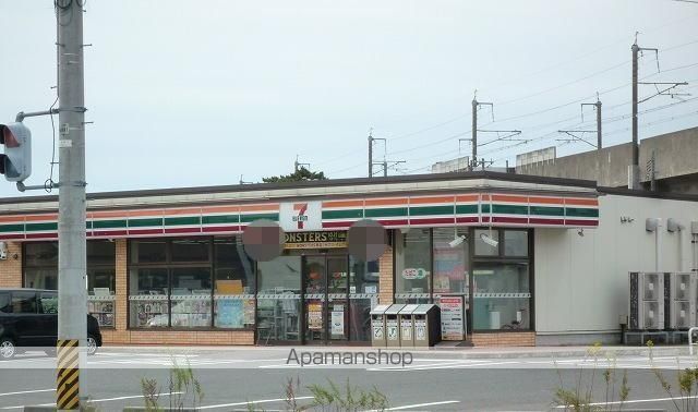 コンビニ　セブンイレブン（コンビニ）まで1032m