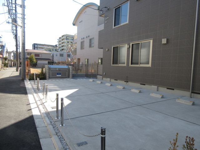 駐車場　★敷地内有料駐車場★
