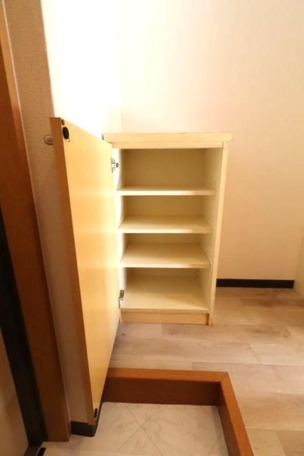 収納　シューズボックス