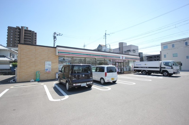 コンビニ　セブンイレブン徳島吉野本町６丁目店（コンビニ）まで391m
