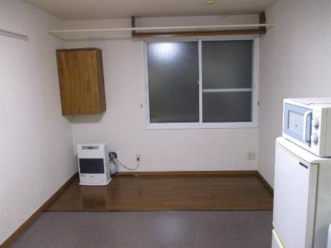 ＪＲ室蘭本線 鷲別駅 徒歩20分 2階建 築35年の居間写真