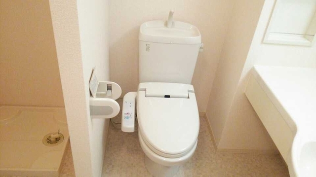 トイレ　温水洗浄暖房便座