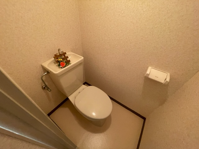 阪急宝塚線 服部天神駅 徒歩8分 3階建 築40年のトイレ写真
