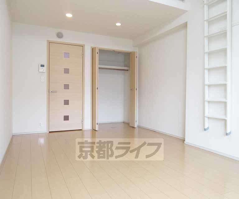 居室・リビング　広々洋室のお部屋！