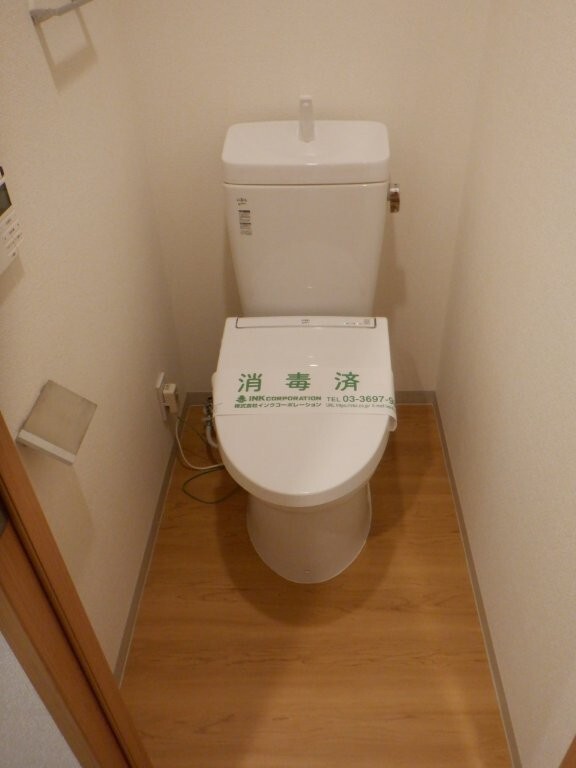 トイレ　清潔感のあるトイレです