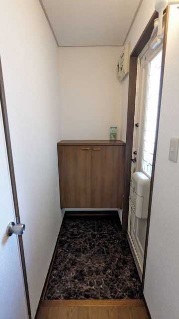 玄関　※写真は同タイプの部屋のものです。必ず現地ご確認下さい。