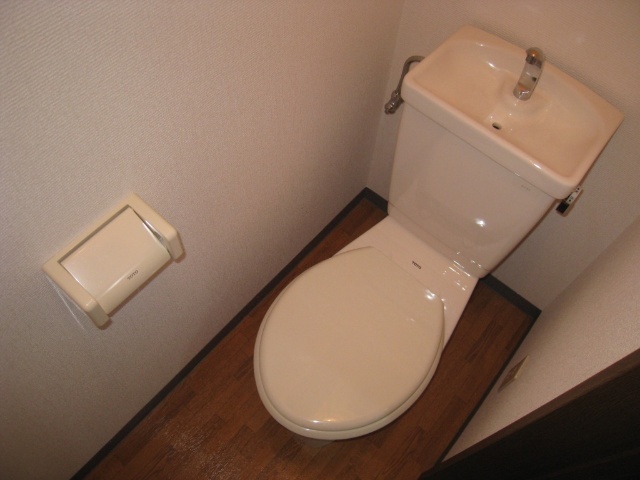 司ビルのトイレ写真
