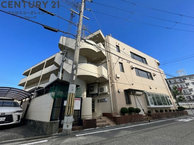 建物外観　敷地内に居住者専用ごみ置き場あります！