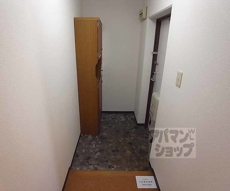 玄関　靴の脱ぎ履きもしやすい玄関です。