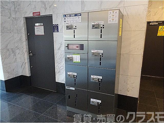 エントランス　留守中の荷物の受取は宅配ＢＯＸで♪
