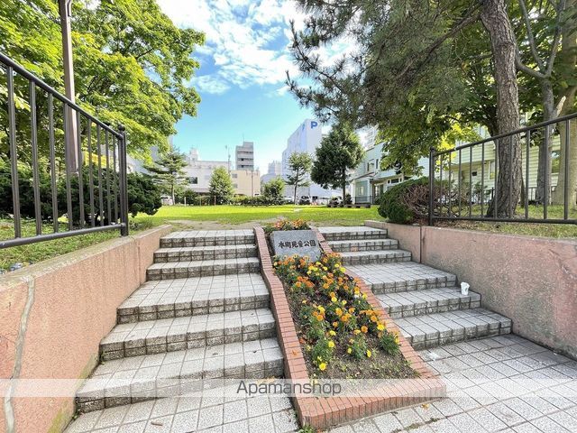 公園　本町児童公園（公園）まで876m