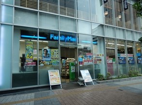 コンビニ　FamilyMart 秋葉原駅中央口前店（コンビニ）まで280m
