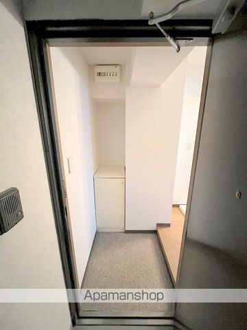 地下鉄長堀鶴見緑地線 松屋町駅 徒歩3分 9階建 築32年の玄関写真