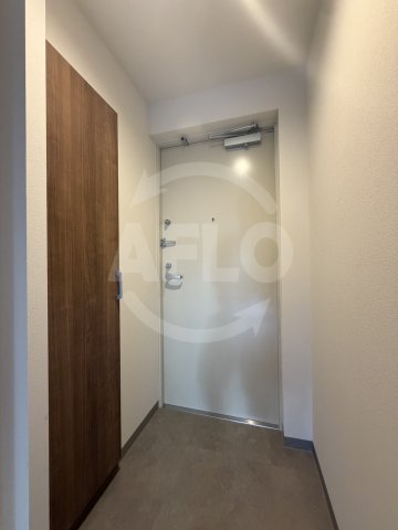 玄関　ArtizA南船場　玄関
