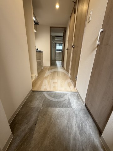 玄関　ArtizA瓦屋町II　玄関