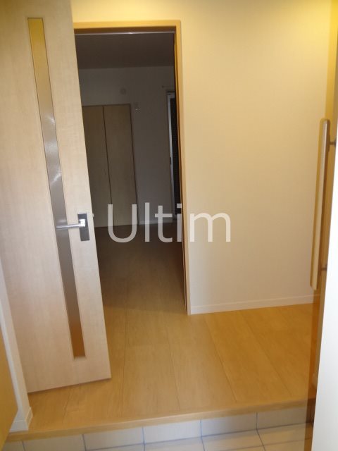 玄関　別部屋のお写真です。ご参考までに！