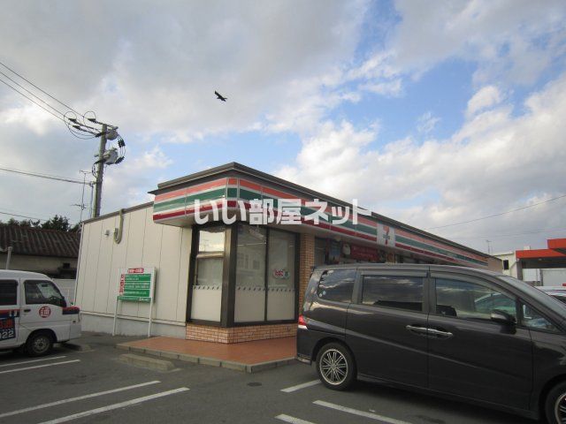 コンビニ　セブンイレブン（コンビニ）まで629m