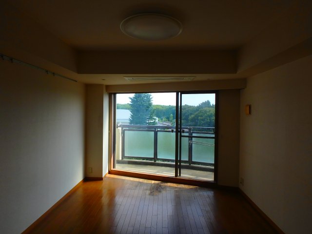 ハウス城北中央公園の居間写真