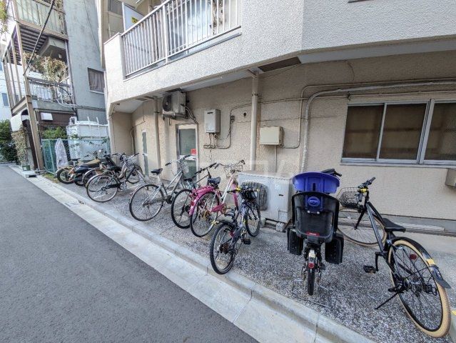 都営新宿線 森下駅 徒歩1分 6階建 築41年の外観写真