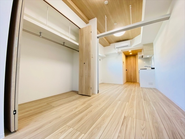 収納　同一建物内１００１号室内装写真転載
