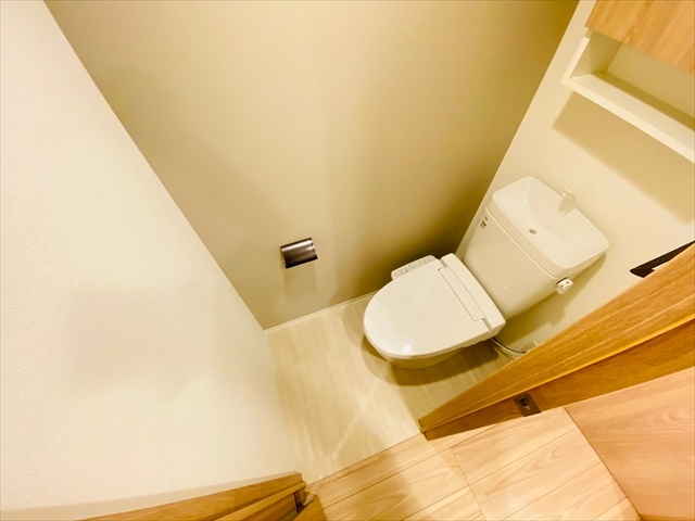 トイレ　同一建物内１００１号室内装写真転載