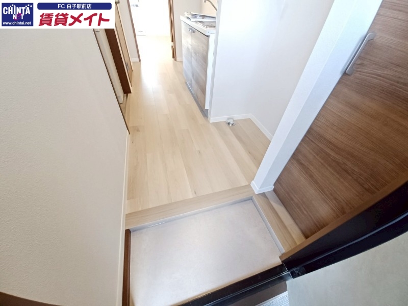 玄関　別部屋参考写真です