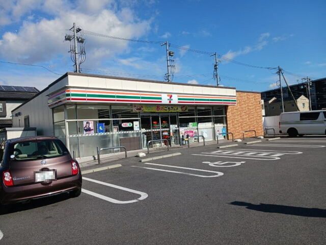 コンビニ　セブンイレブン 幸田駅前店（コンビニ）まで750m