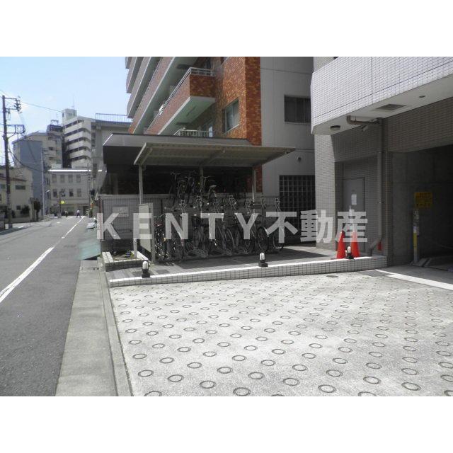 その他共有部分　駐輪場・駐車場入り口