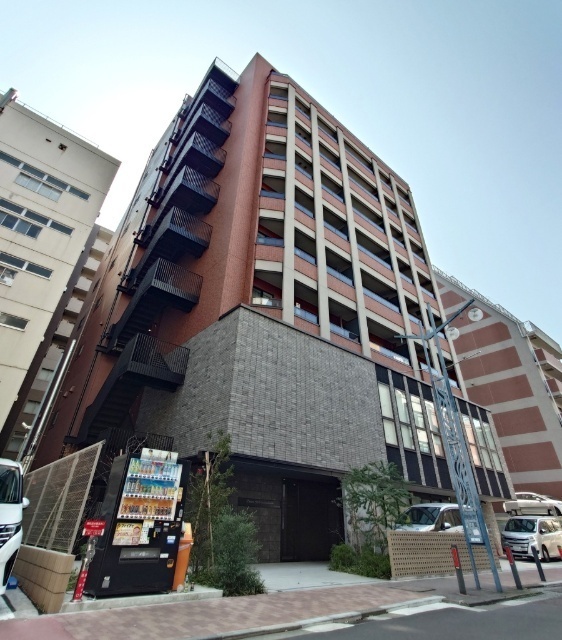建物外観　オートロック完備