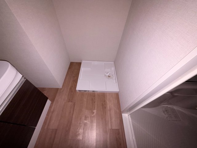 その他設備　嬉しい室内洗濯機置場。これで洗濯機も長持ちしますね。