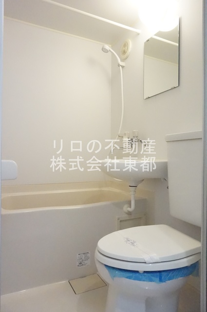 バス・シャワールーム　お掃除がしやすい洗面台付き３点ユニットです☆