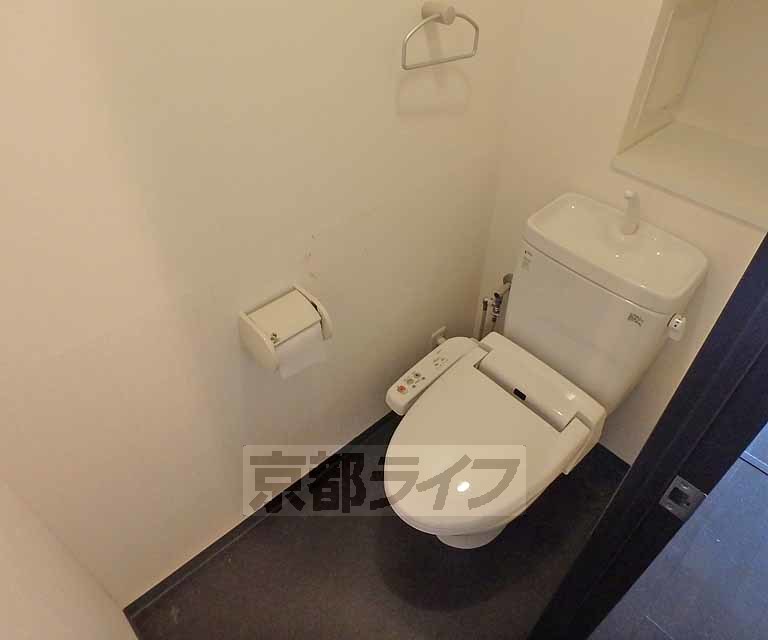 トイレ　シンプルで使いやすいトイレスペース
