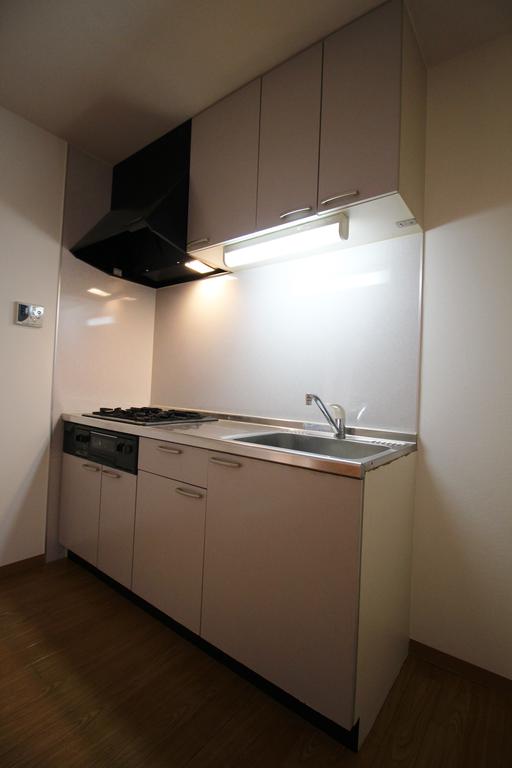 キッチン　ガスコンロ（３口＆グリル）完備