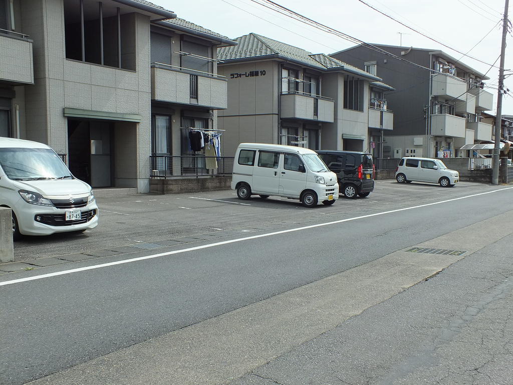 【ラフォーレ福居１０1867番地1の駐車場】