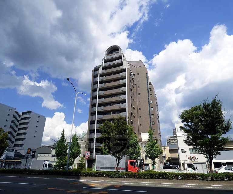 グラン・シティオ京都四条の建物外観