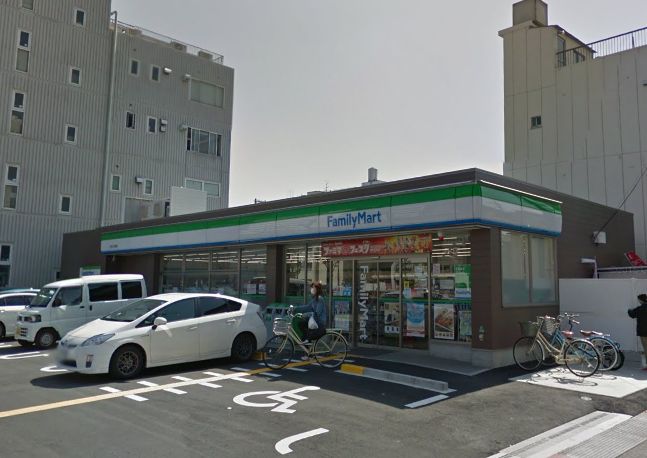 コンビニ　ファミリーマート堺中之町東店（コンビニ）まで140m