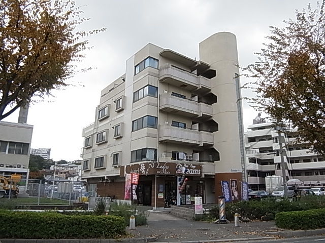 神戸市垂水区北舞子のマンションの建物外観