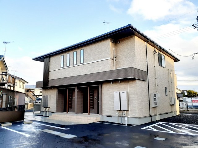 エミアルBの建物外観